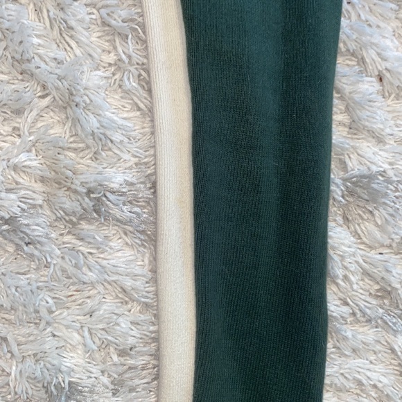 Vintage Tommy Hilfiger half zip sweater in size large - Picture 5 of 5